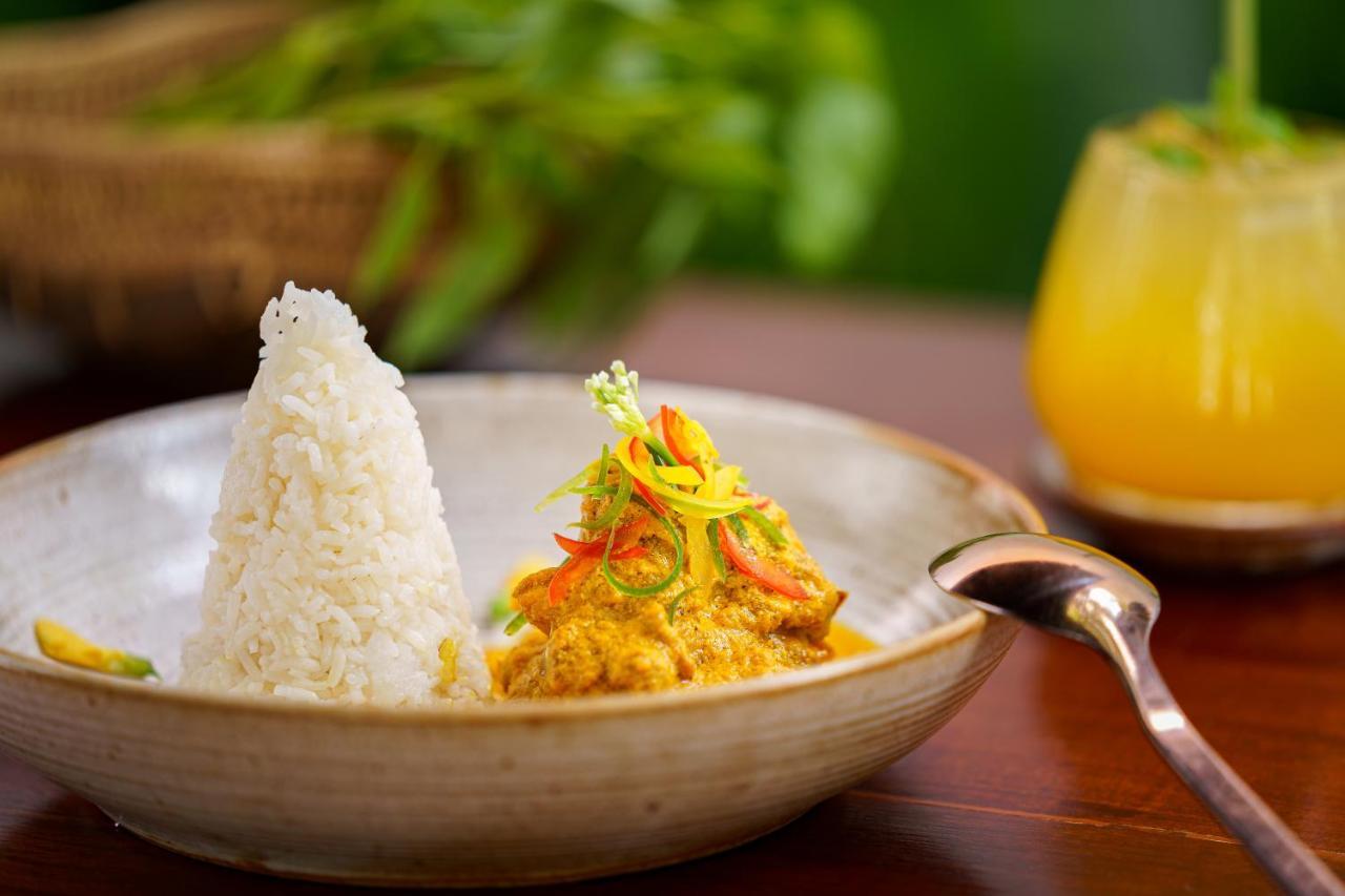 Shintana Saya La Maison Сіємреап Екстер'єр фото A plate of nasi kandar