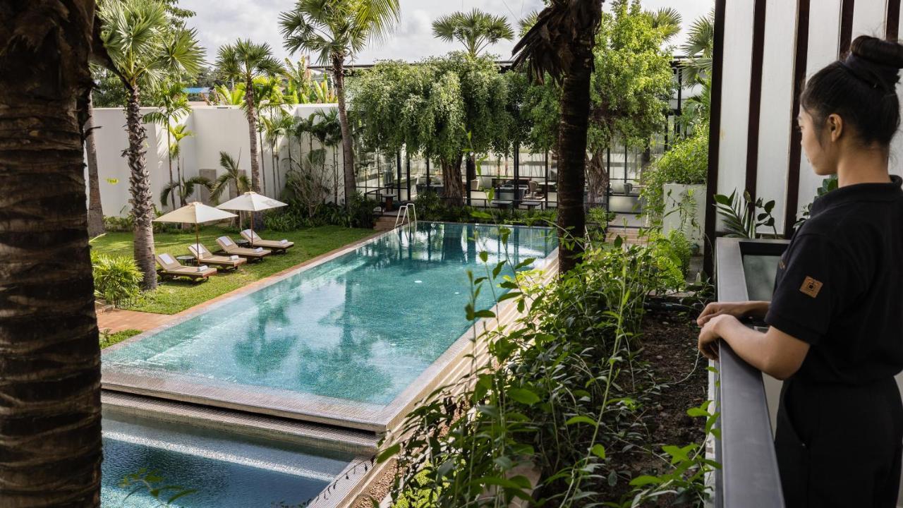 Shintana Saya La Maison Сіємреап Екстер'єр фото The hotel's swimming pool