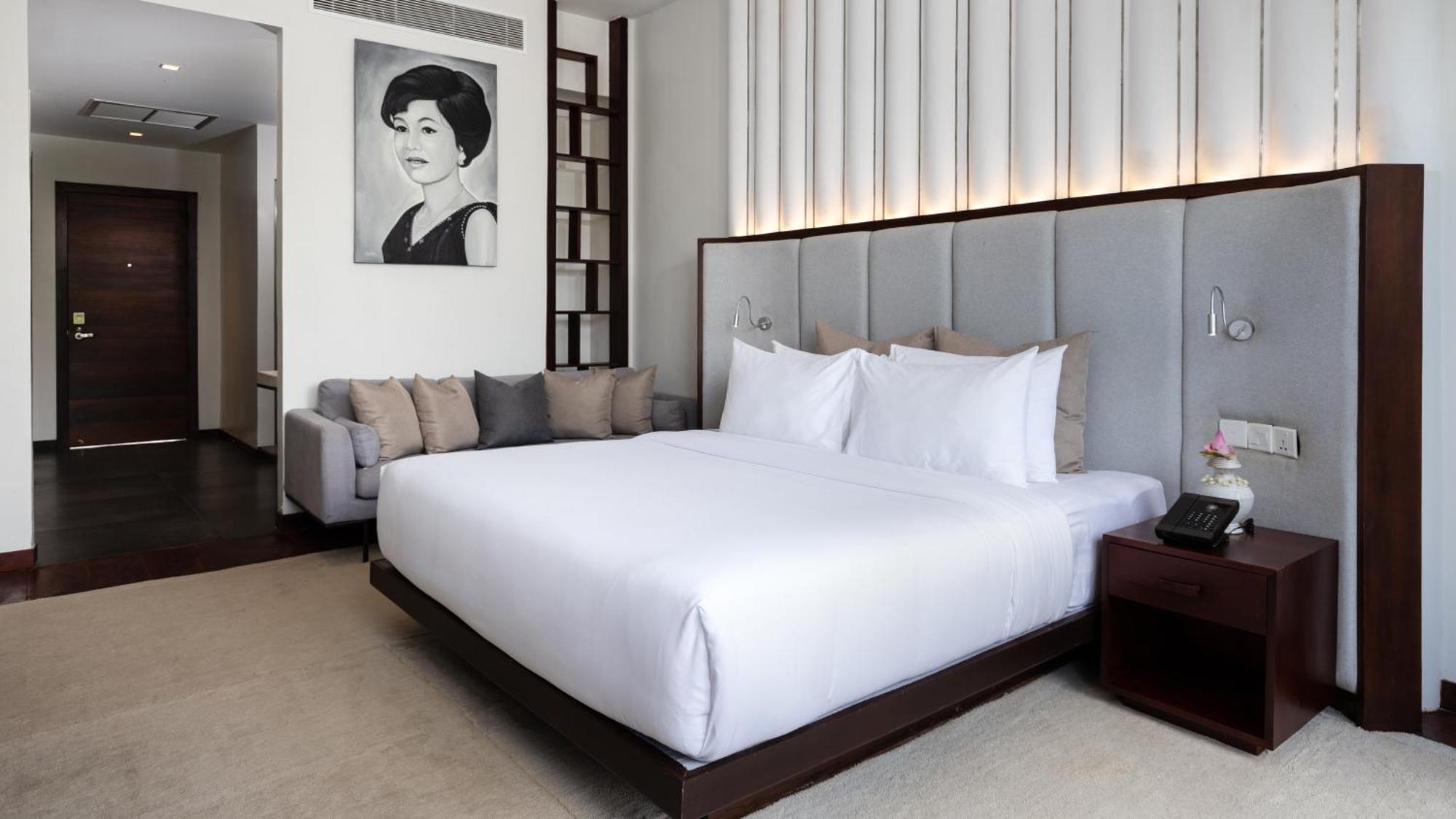 Shintana Saya La Maison Сіємреап Екстер'єр фото A room at The Standard Bangkok Sukhumvit