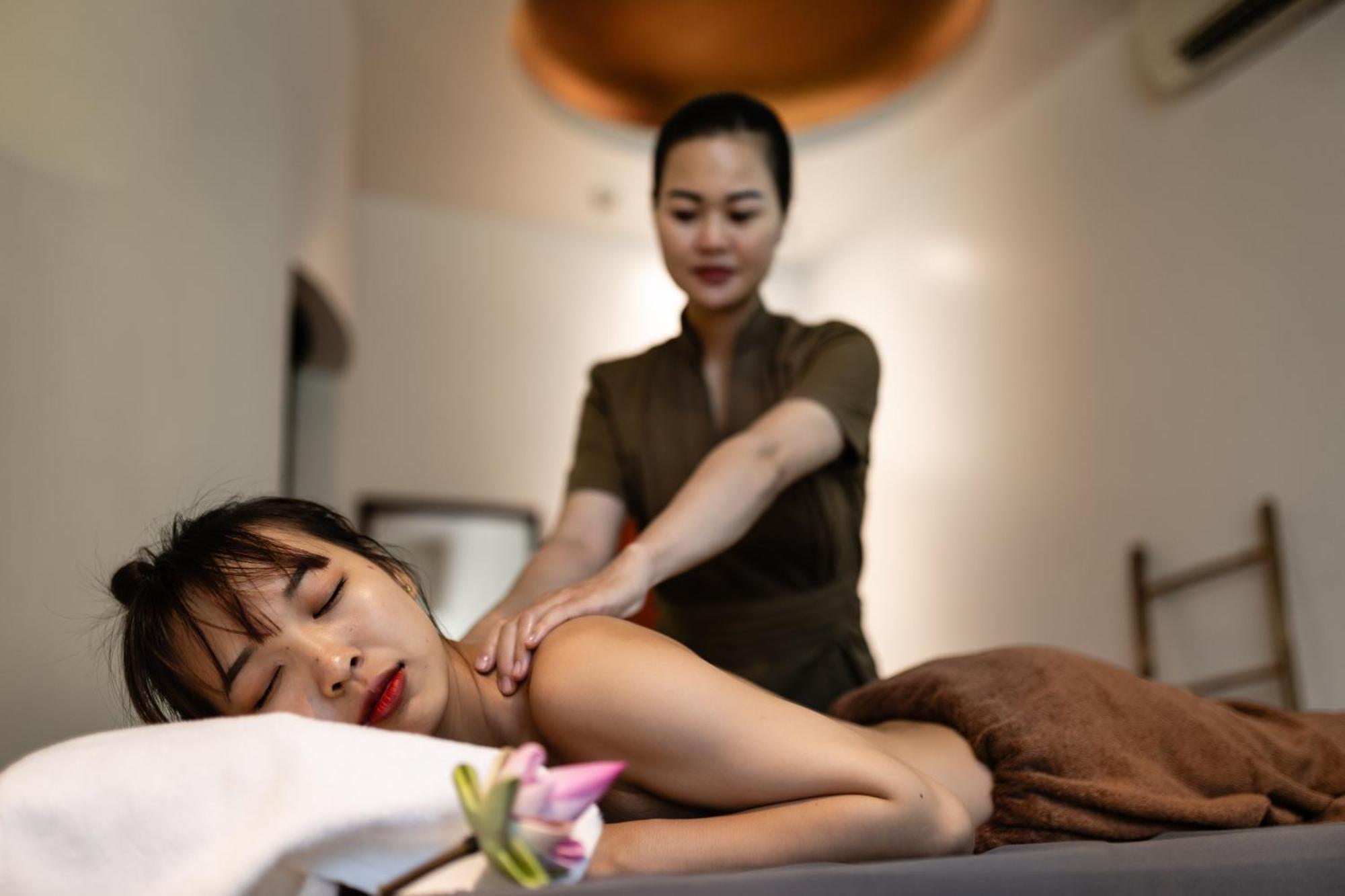 Shintana Saya La Maison Сіємреап Екстер'єр фото Thai massage
